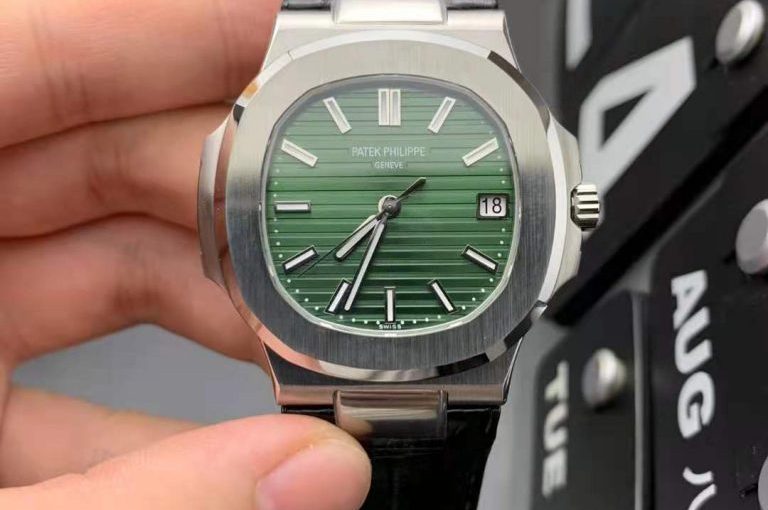 3K Factory V2 Replica Patek Philippe Nautilus 5711 Green Dial with Super Clone 324 Movement