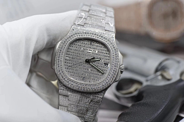 PF Factory Replica Patek Philippe Nautilus 5711 Full Diamond Watches